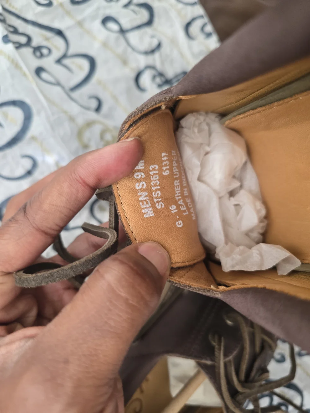 Sperry Brown Leather Boat Shoe - Classic Lace-Up Men’s Deck Shoe